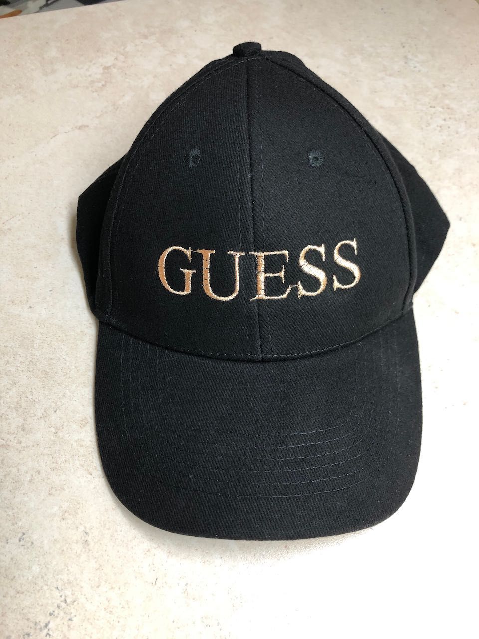 czapka GUESS czarna