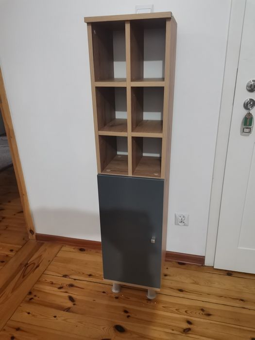 Sprzedam kominek, regał.