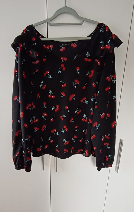 Czarna bluzka długi rękaw z motywem owocowym  4XL Shein