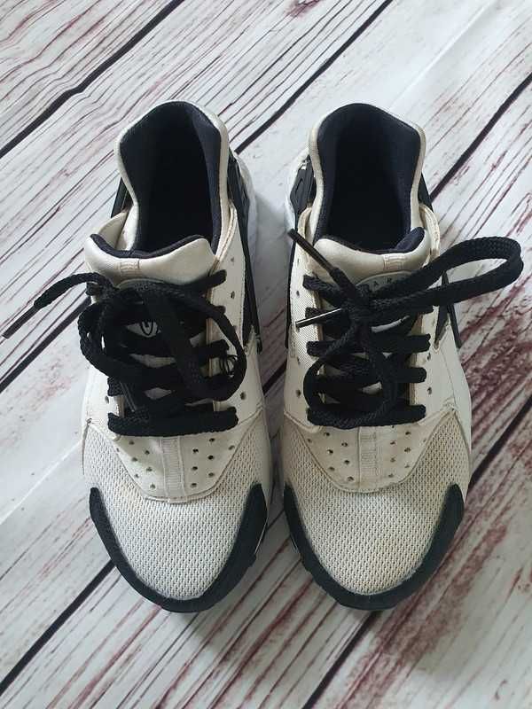 Nike Huarache 35