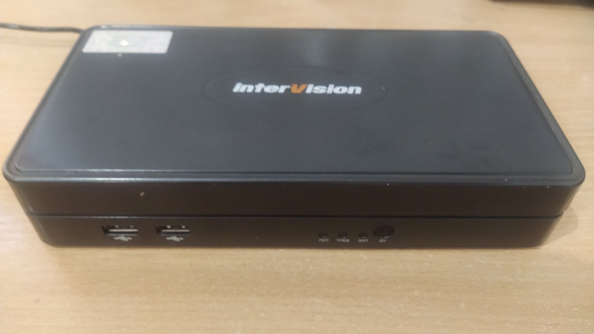 Продам видеорегистратор Intervision iDR-403F + 750 gb hdd