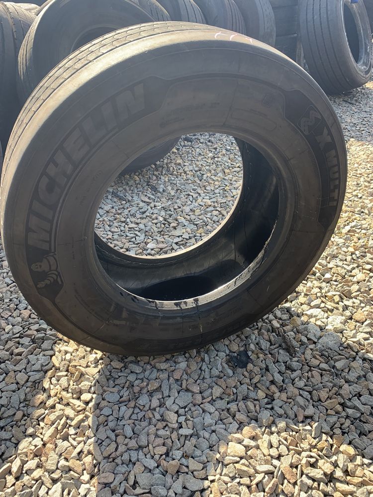 857. Opona 385/55/22,5 Michelin Xmulti F