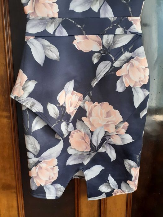 Sukienka wieczorowa, rozm. 42