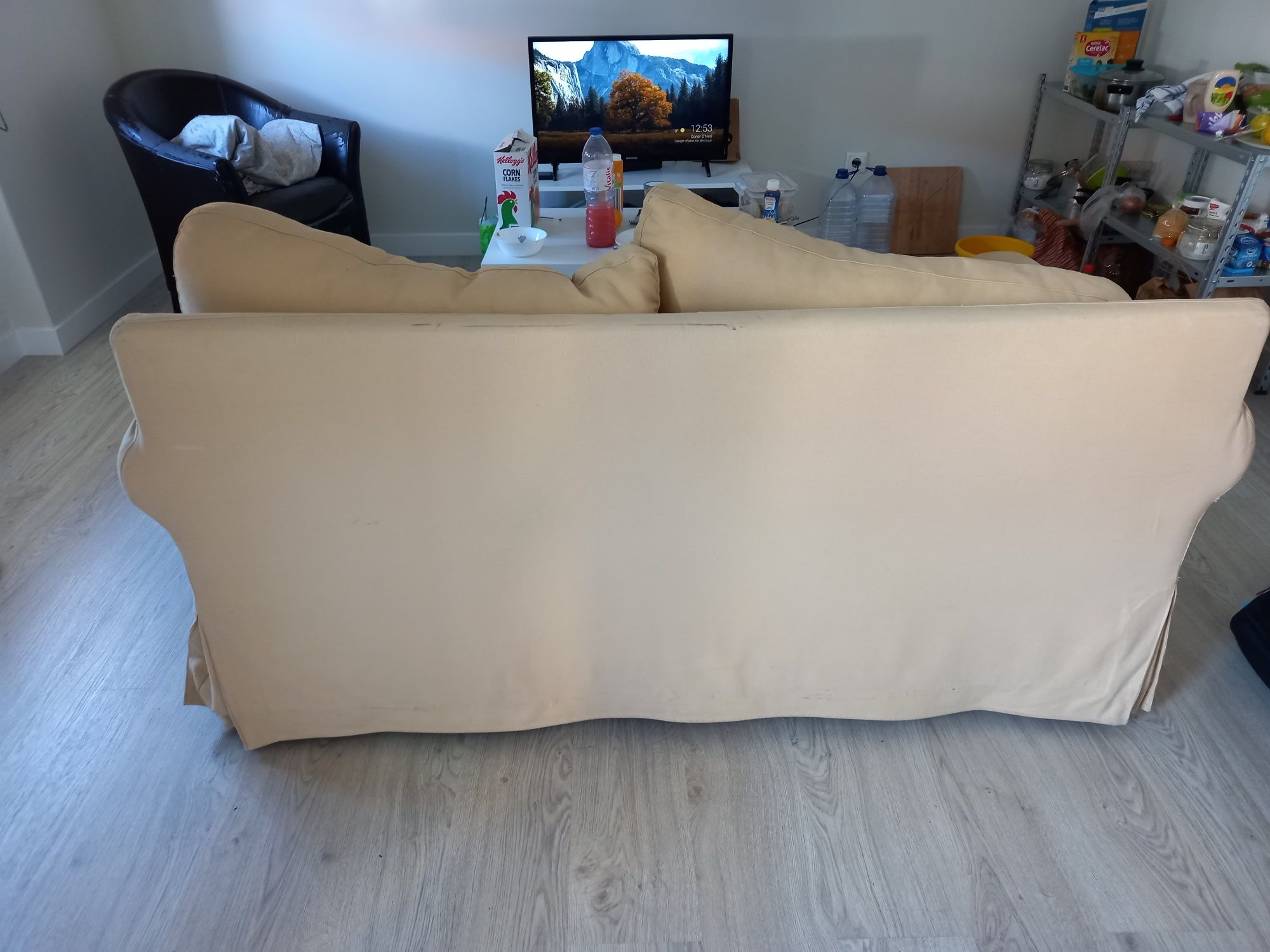 Vendo esse sofa 100 euros com desconto