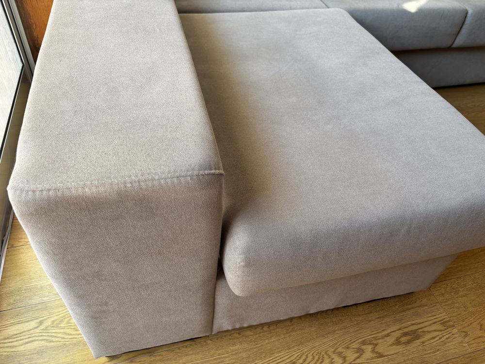 Sofá cinza com chaise longue