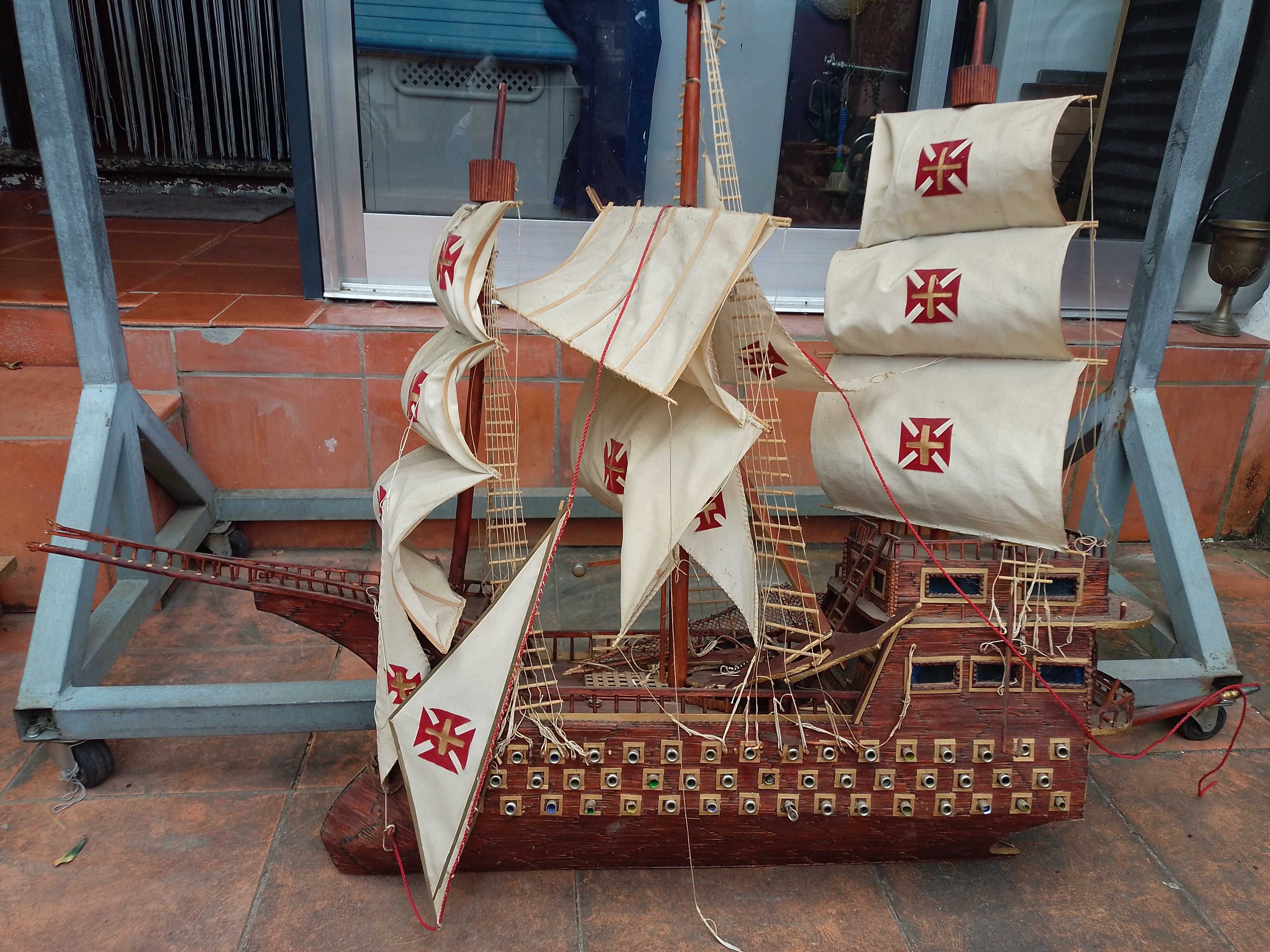 Barco artesanal de fósforos
