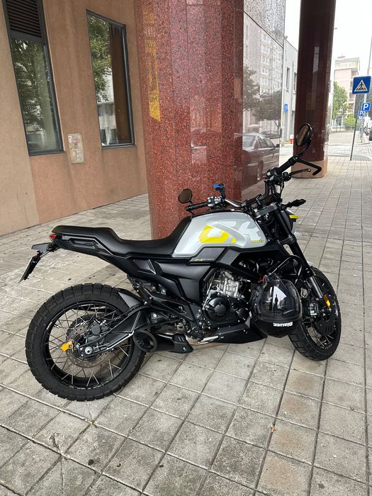 Zontes 125 GK — 2023 • 7.100 km • Impecável • Estilo Scrambler