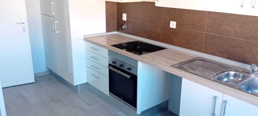 Para arrendar de apartamento em Rua Padre Anchieta, nº 8 Agualva-Cacem