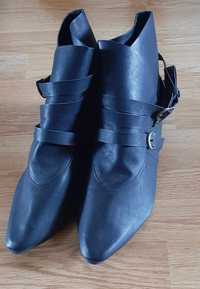 Buty średniowieczne