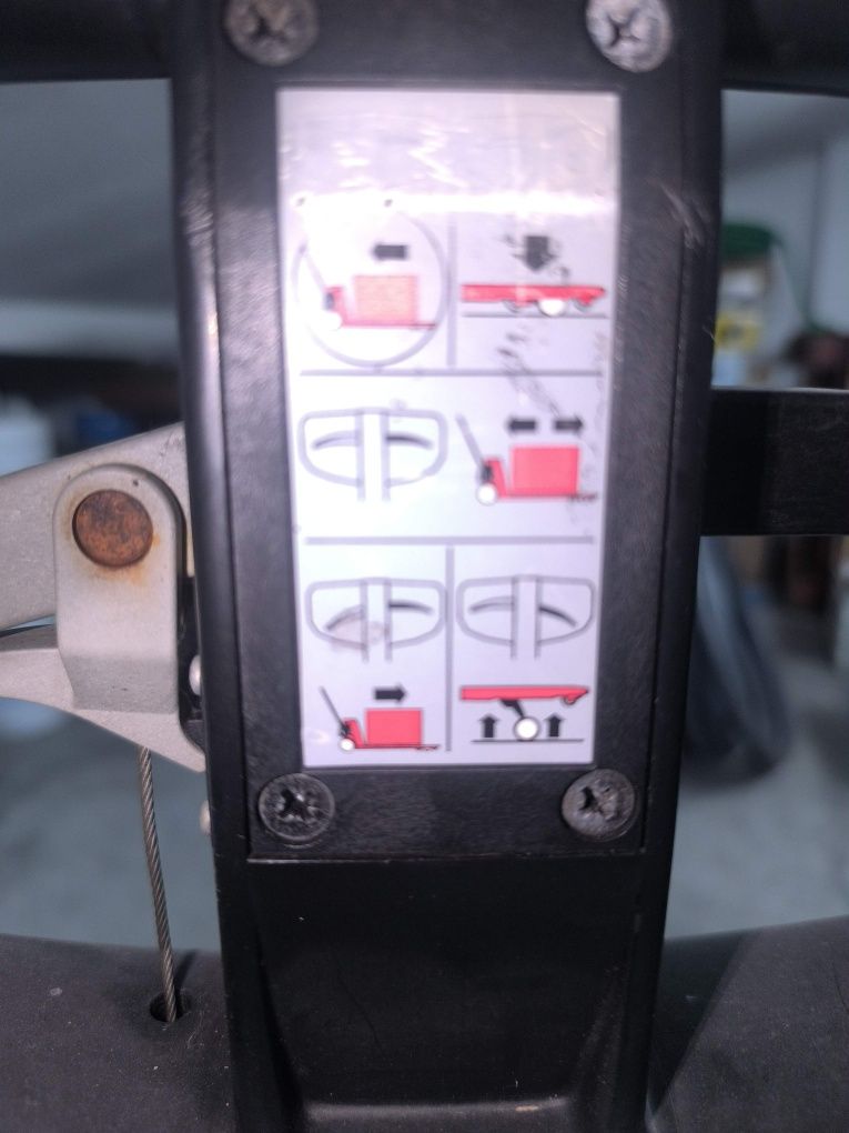 Porta paletes com travão marca BT atualmente Toyota