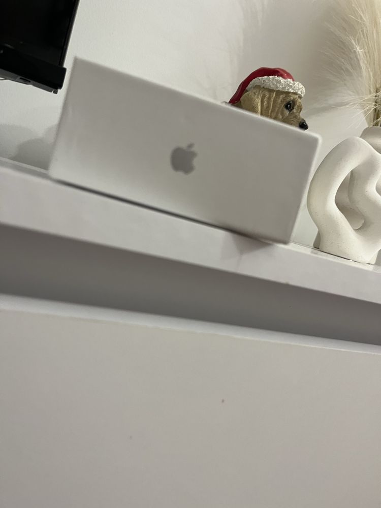 No we zafoliowane air pods pro