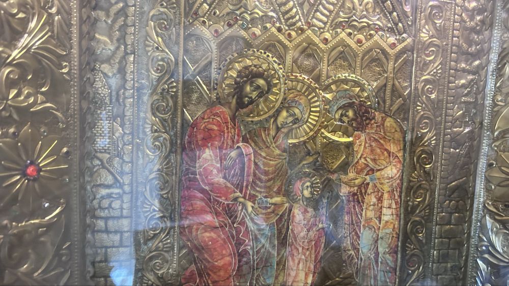 Продам икону,в деревяной рамке