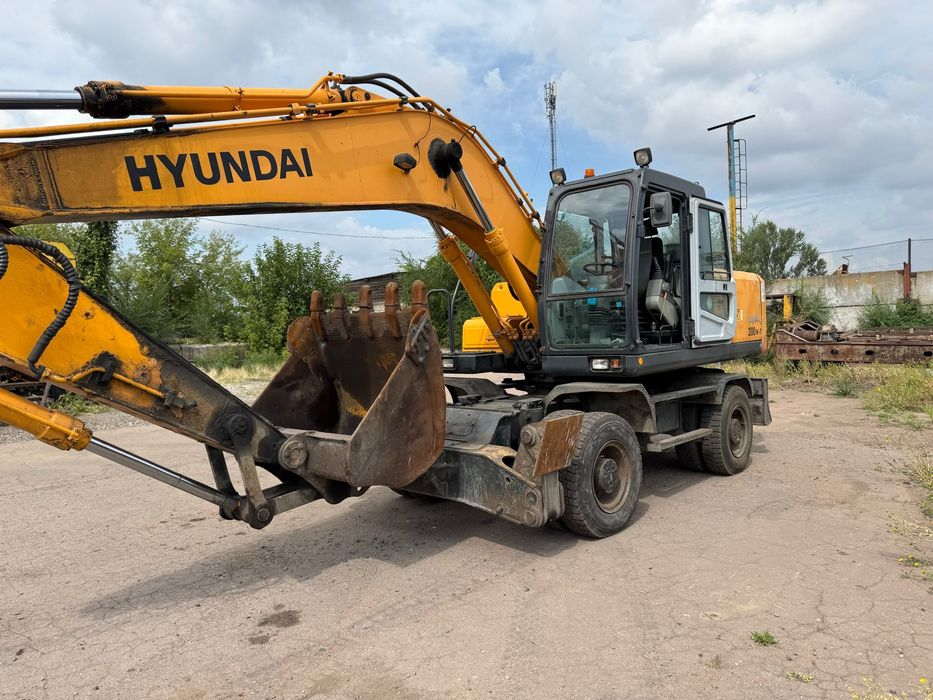 Экскаватор  Hyundai R 200-W7 2008