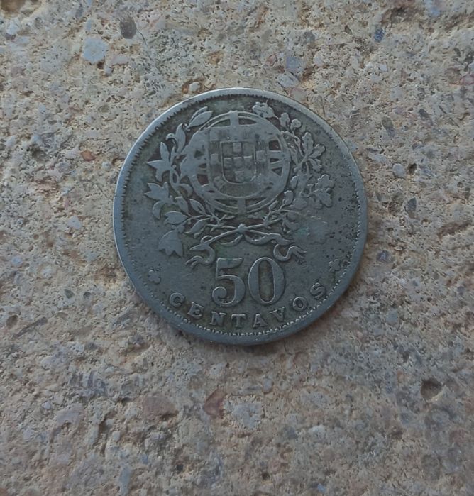 Moedas portuguesas e notas pesetas