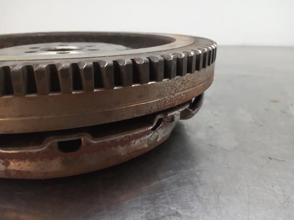 Volante do motor TOYOTA Auris Hatchback (_E15_)