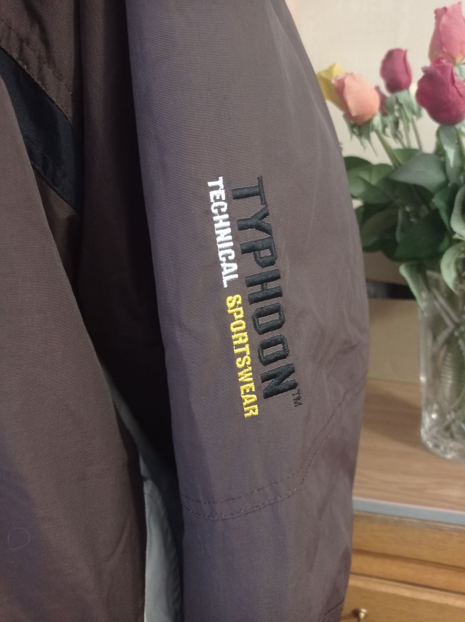 Мужская куртка бренда TYPHOON