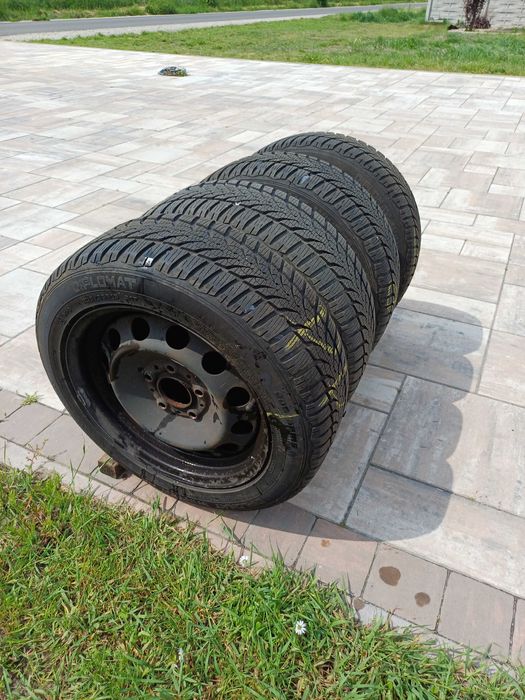 Opony zimowe z felgami stalowymi 205/55R16