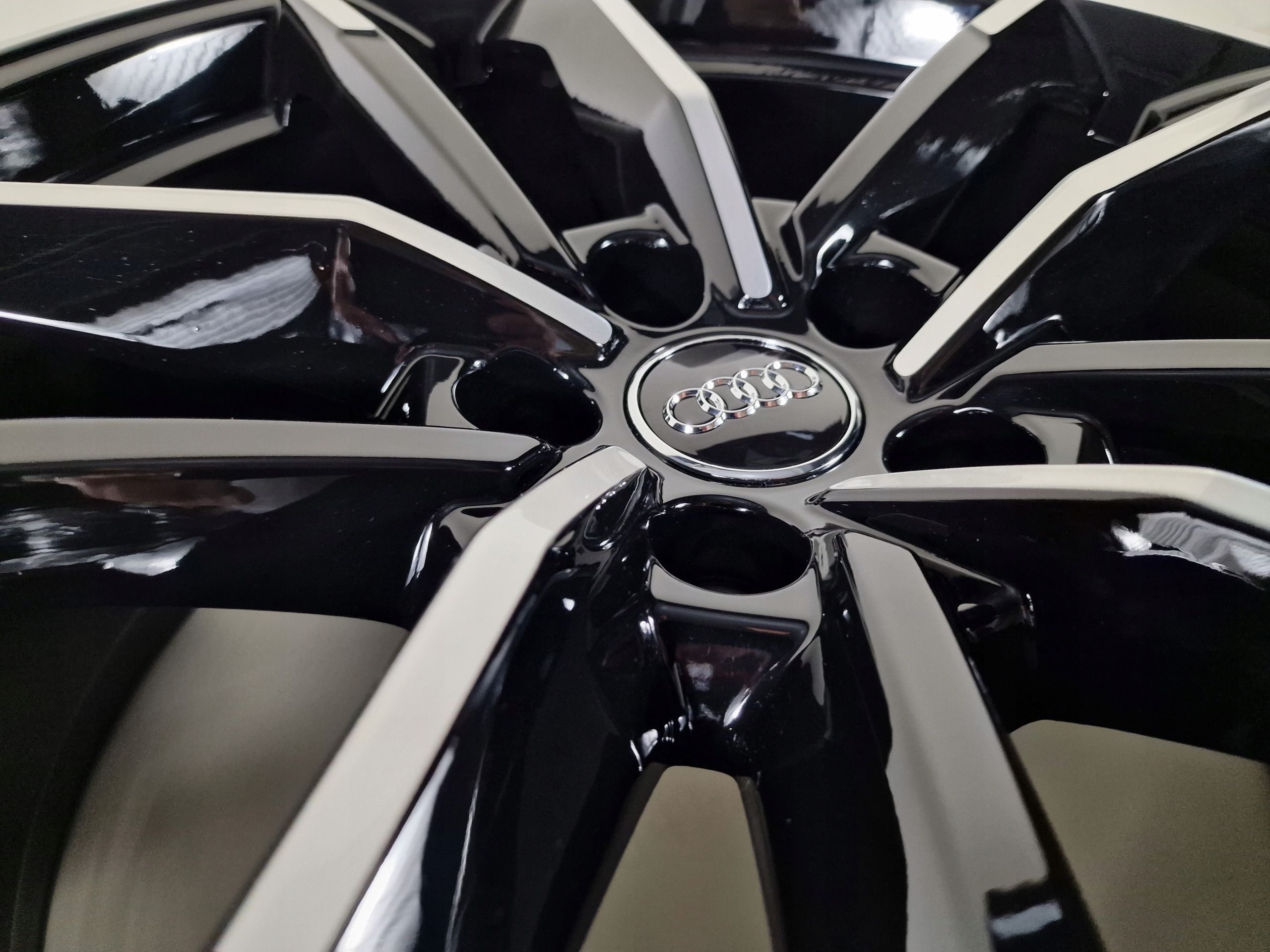 Oryginalne Felgi Audi 19 A4 A5 A6 A7 A8 Q3 Q5 Q7