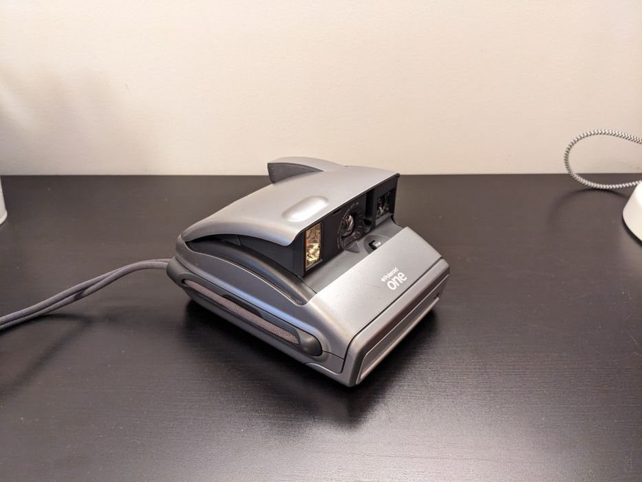 Polaroid One 600