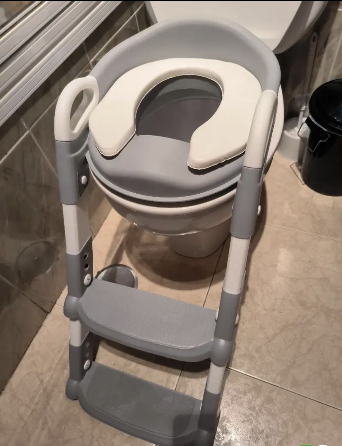 Escada pote nova