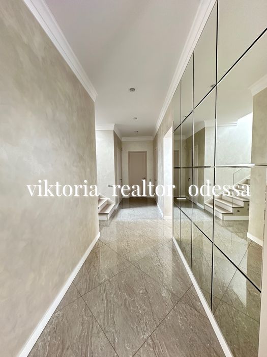 Частный дом на Фонтане с бассейном!ремонт,мебель и техника!Чубаевка!