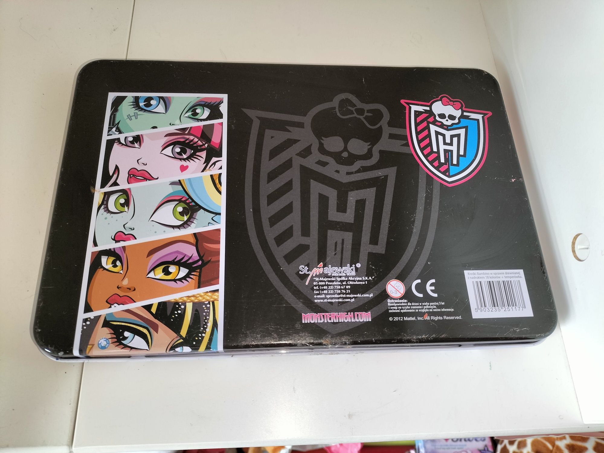 Kredki Bambino Monster high 18 sztuk temperówka, metalowe pudełko