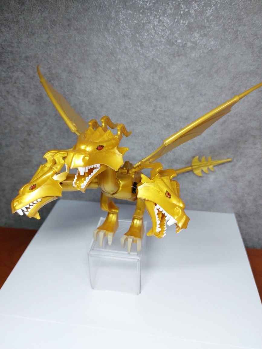 Большая фигурка золотой дракон лего конструктор