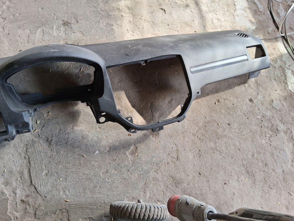 Konsola z poduchą kuga mk1