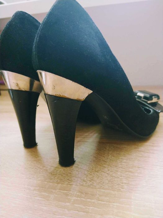 Czółenka damskie na obcasie