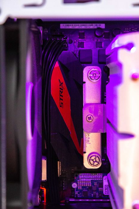 PC Desktop - i5-7600K // GTX 1070 // 16GB RAM