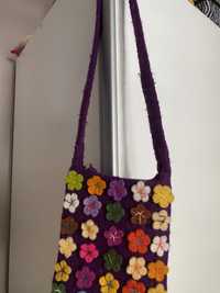 Fioletowa torba w kwiatki