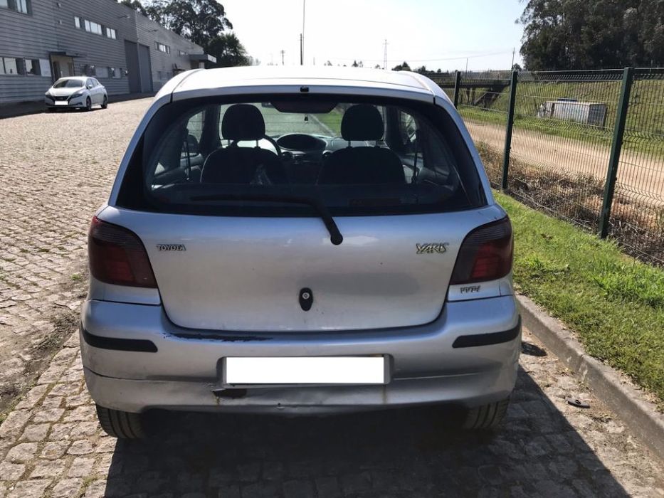 Toyota Yaris 1.0 3P 2001  - Para Peças
