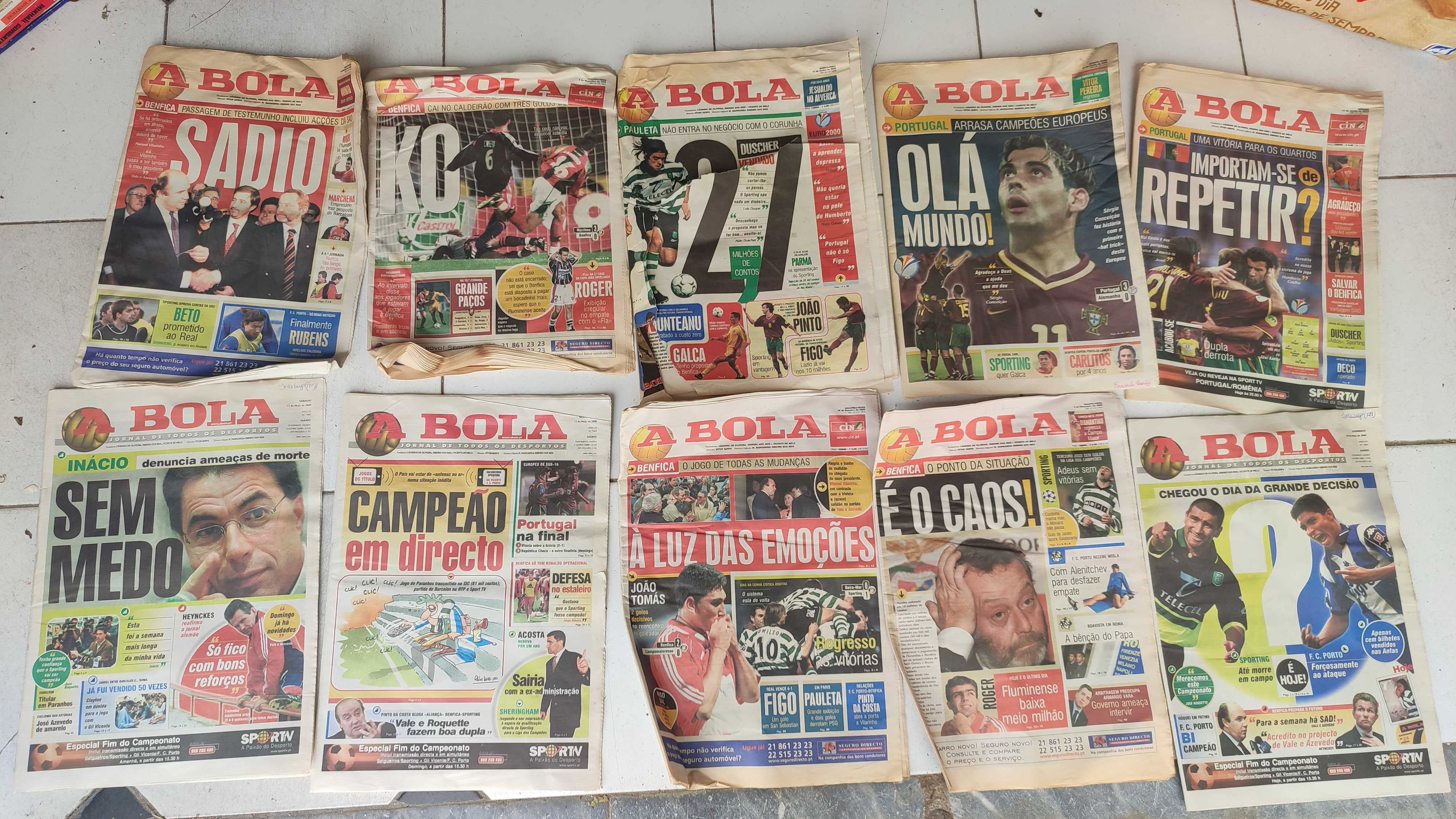 Lote 70 Jornais A Bola do Ano 2000