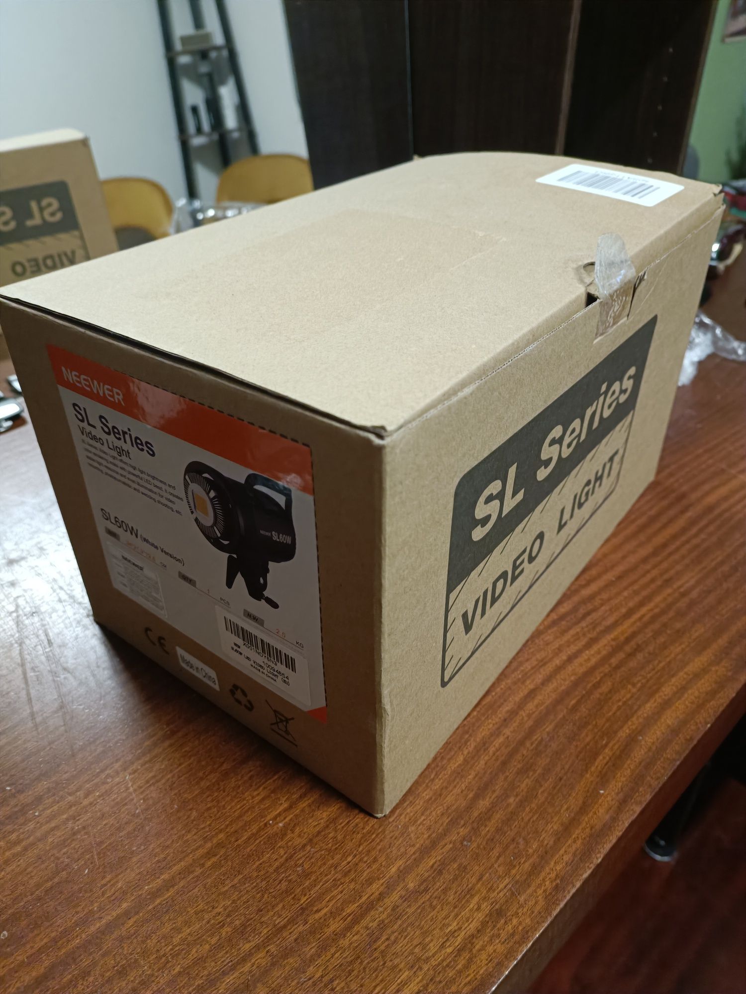 Luz de Estúdio Godox SL60W (Como Nova) – Ideal para Vídeo e Fotografia