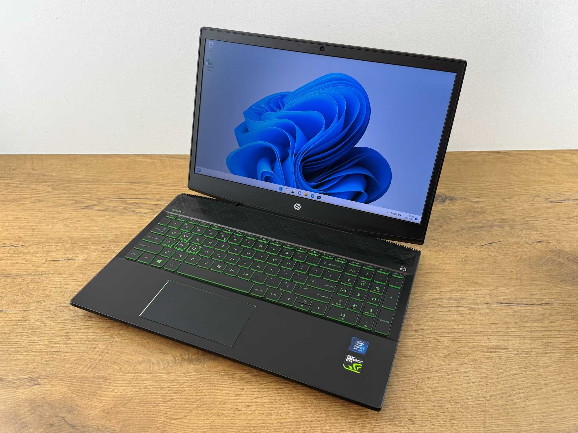 1350 HP GAMING i5-8300H. 8x 4.00GHz. 1240GB SSD M2, GTX 1050. 12GB RAM