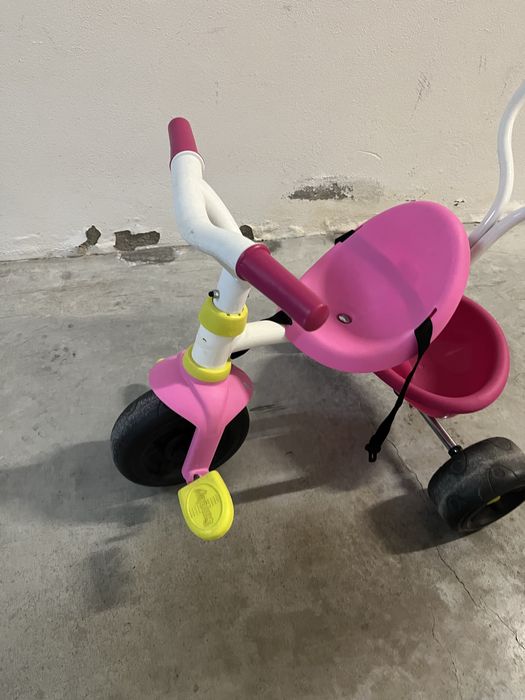 Triciclo de menina