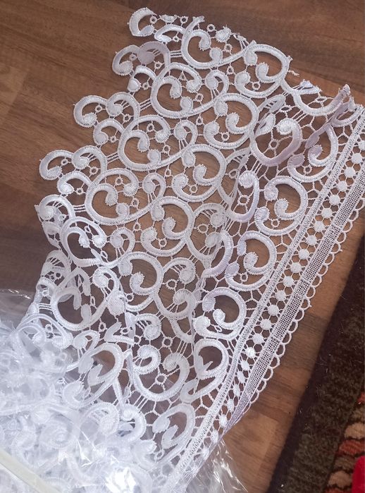 Gipiura 30 cm  biała