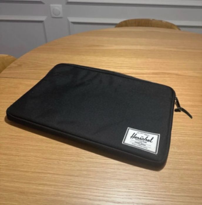 Etui laptop 15’ 28x38 Herschel
