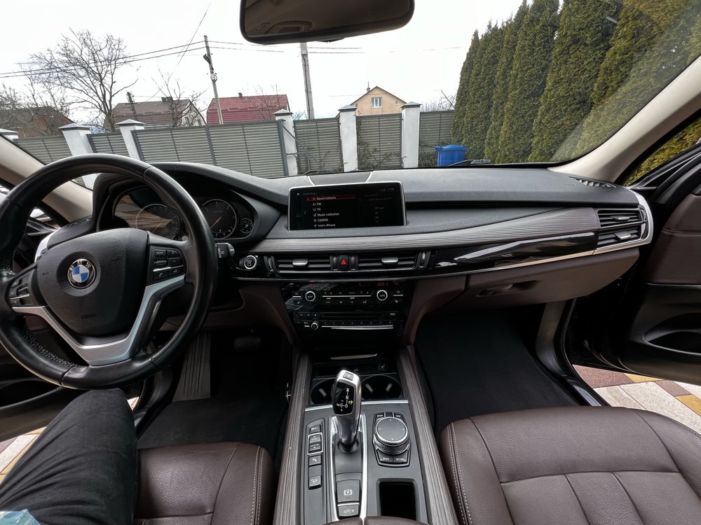 BMW X5 F15 чорного кольору
