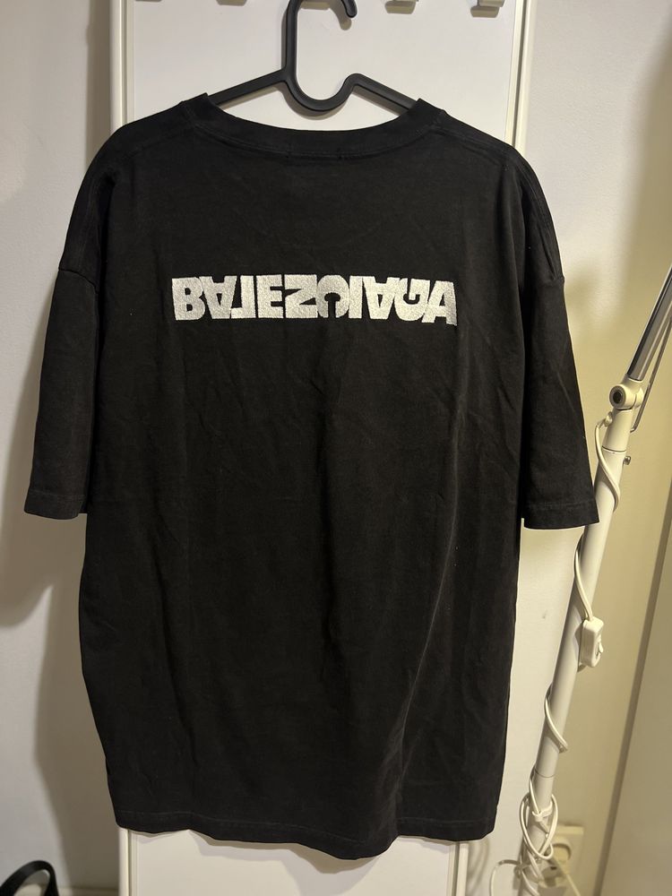 Czarny t-shirt Balenciaga