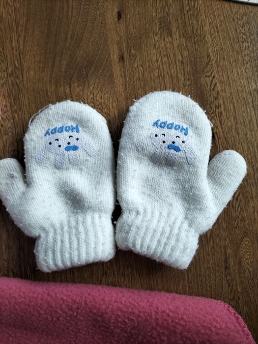 Zimowe rękawiczki i szaliki dla dziewczynki