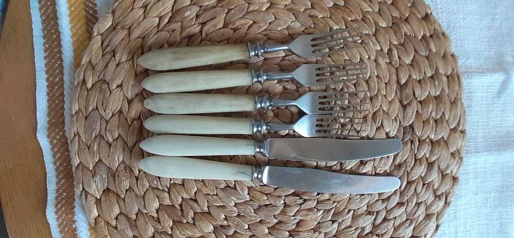 Sztućce stare bakelit kość słoniowa 6 sztuk