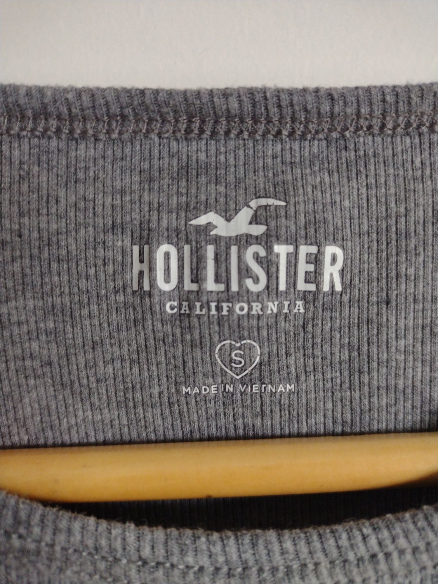 Szary t-shirt Hollister