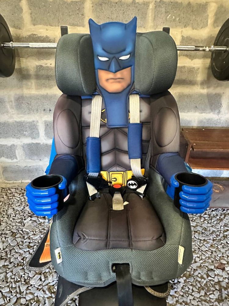 Автокресло Batman