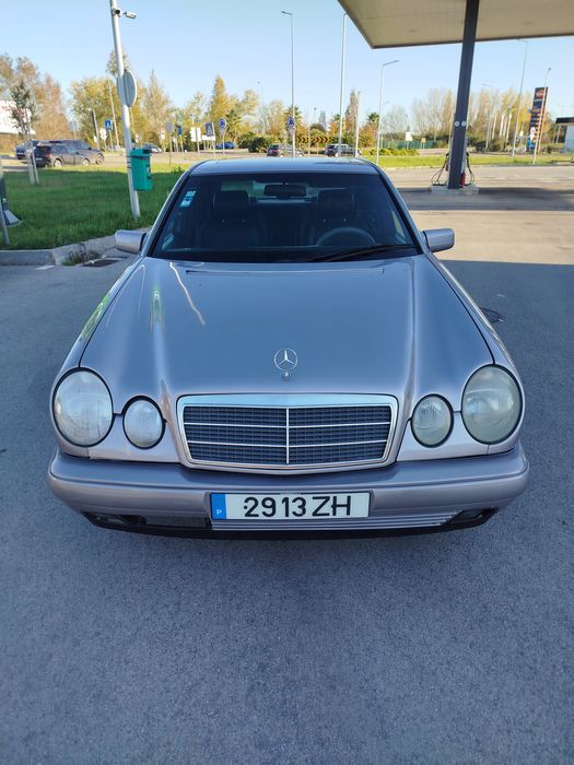 Mercedes Benz E220 CDI