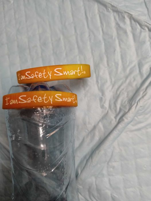 Opaska silikonowa na rękę z napisem "I am Safety Smart" Bransoletka
