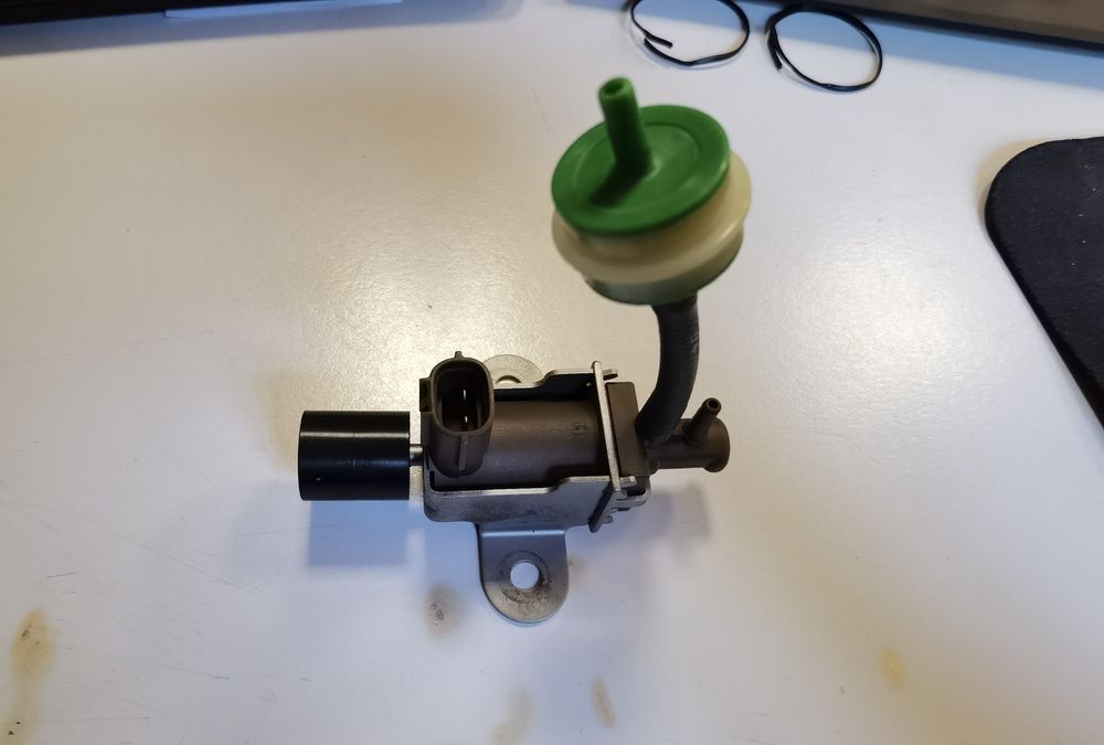 Zawór doładowania ciśnienia MR258166