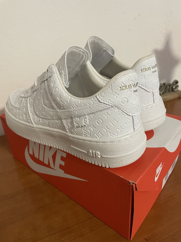 Nike Air Force X LV