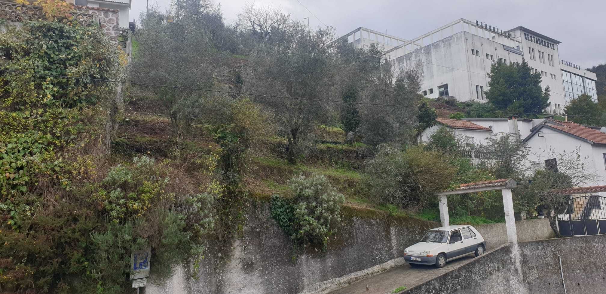 Terreno para construção - Vista deslumbrante sobre o Vale e a Serra