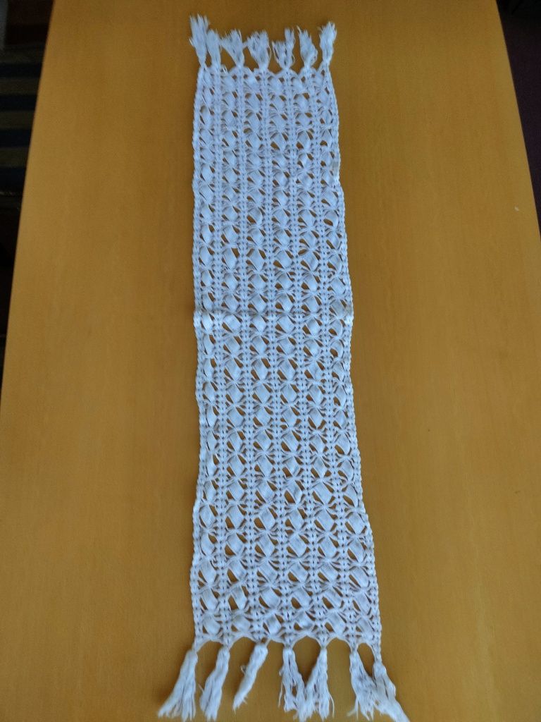 Conjunto de naperons em crochê.